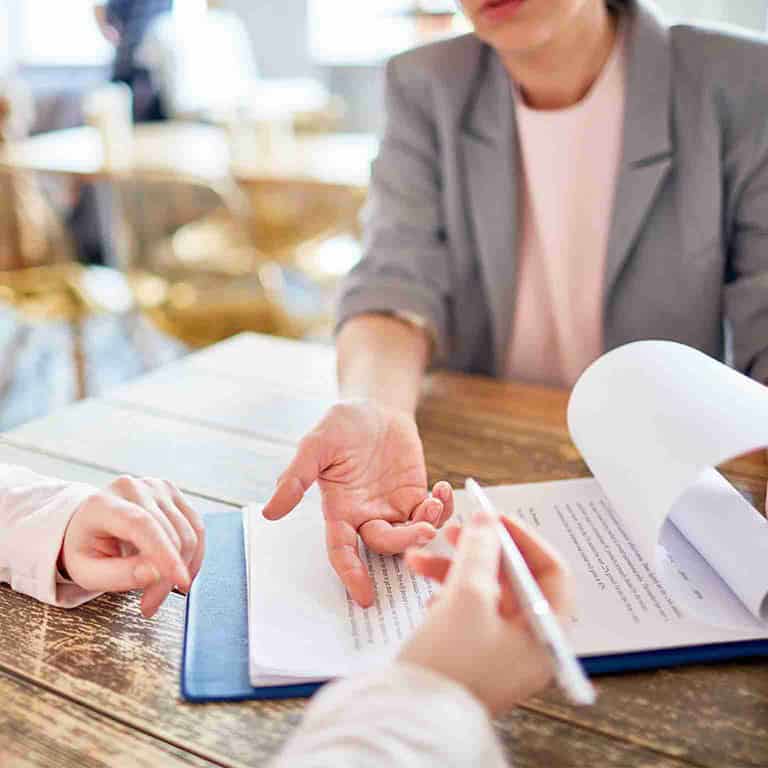 Revisión de cláusula de no competencia laboral en un contrato